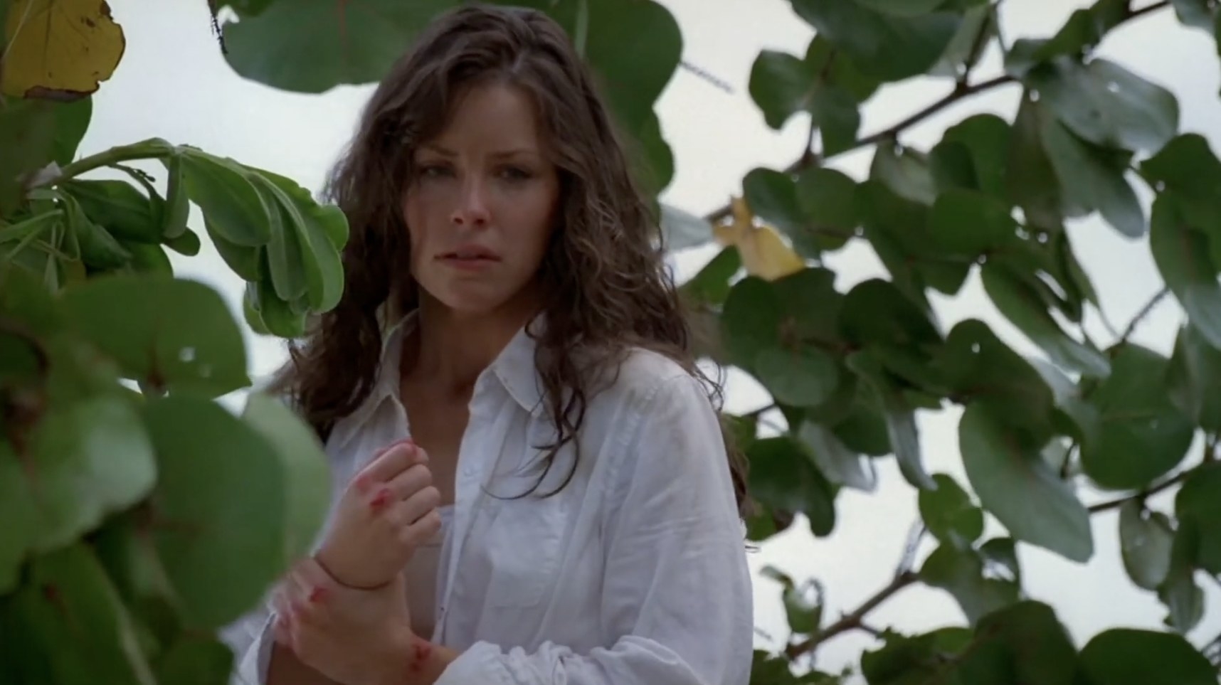 Kate looking scared in Lost