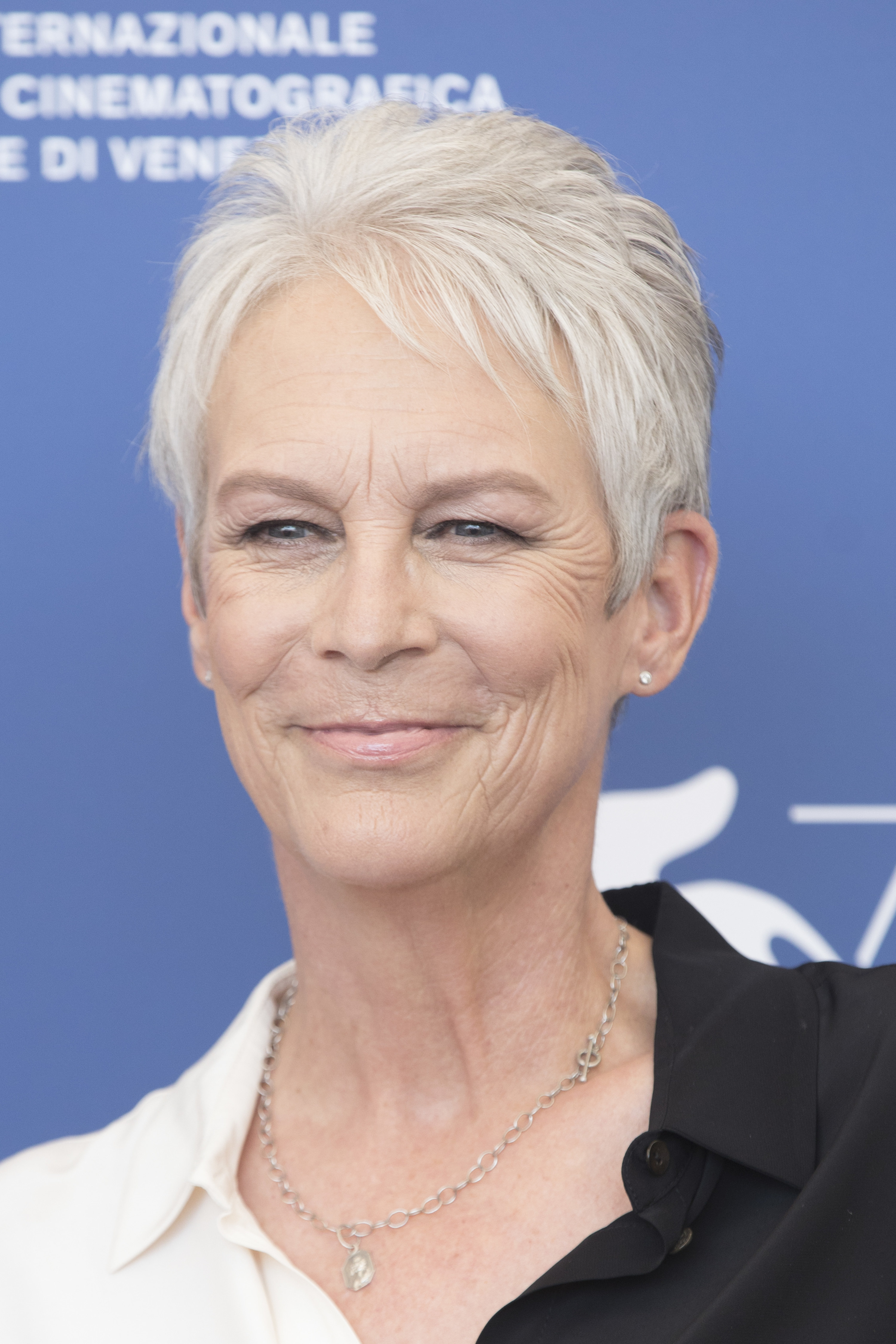 Jamie Lee Curtis Embarrassed By Trading Places Scene