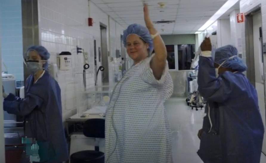 Amy Schumer preparing to give birth in &quot;Expecting Amy&quot;