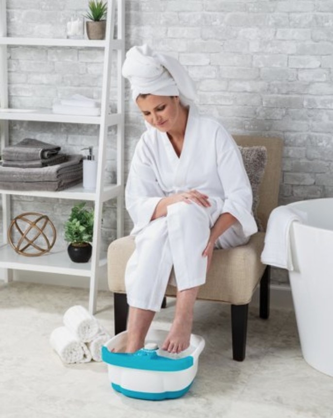 A model using a heated foot spa