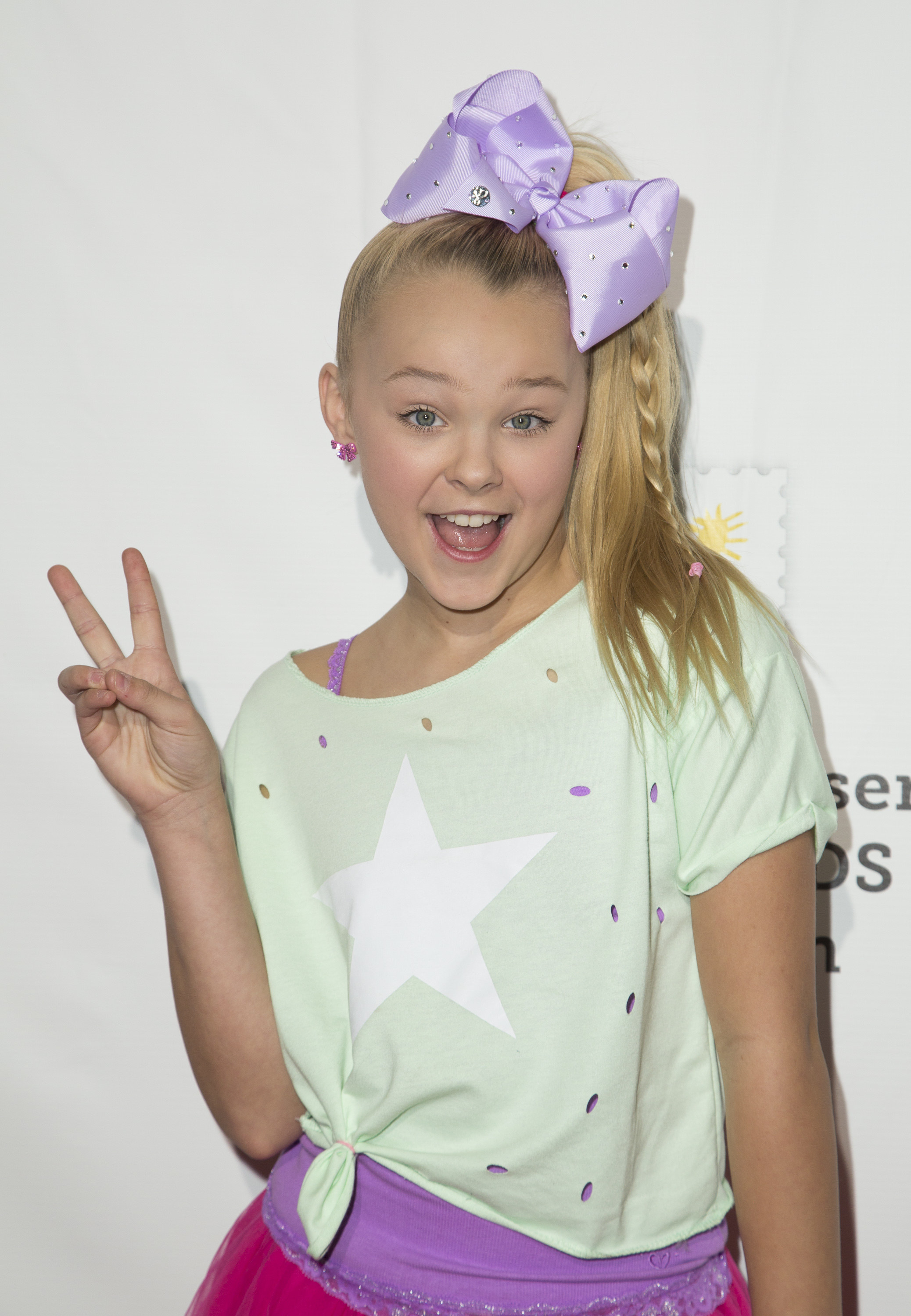 JoJo Siwa Says Nickelodeon Sees Her “Only as a Brand” Ahead Of U.S. Tour