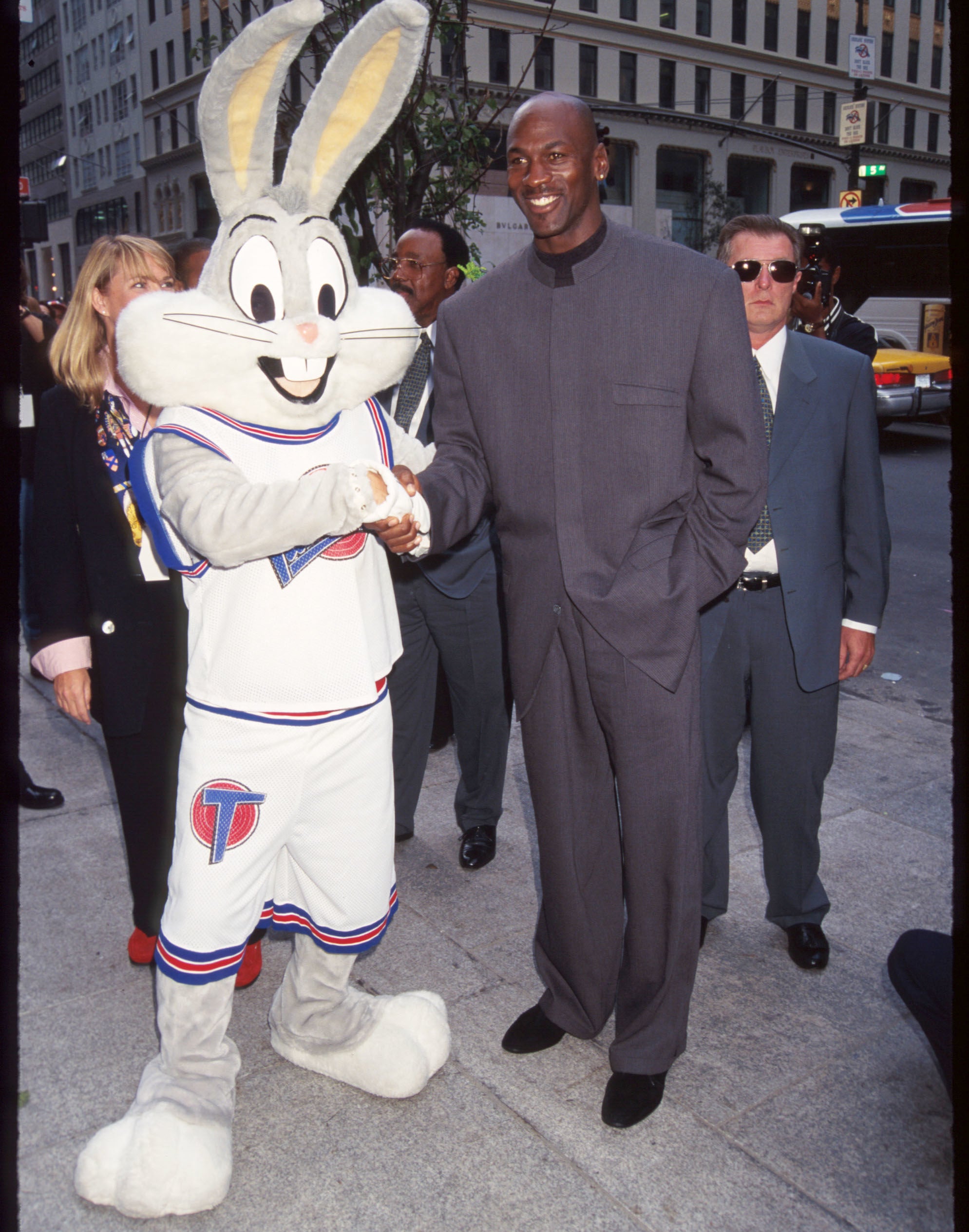 Michael Jordan poses with Bugs Bunny.