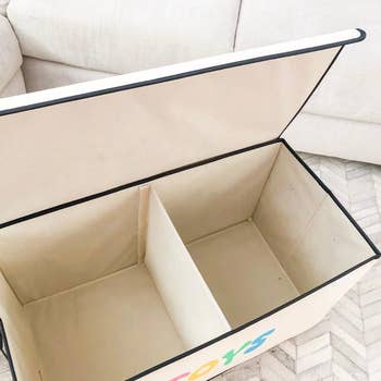 Reviewer's photo of the canvas box open to show the divider
