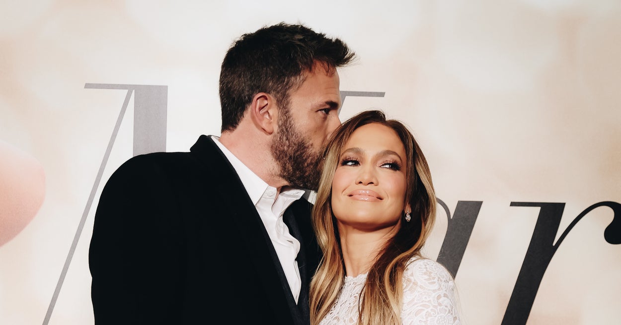 Jennifer Lopez Spilled On What Her Engagement Ring Means And Said That Ben Affleck Proposed To Her While She Was Taking A Bath – BuzzFeed