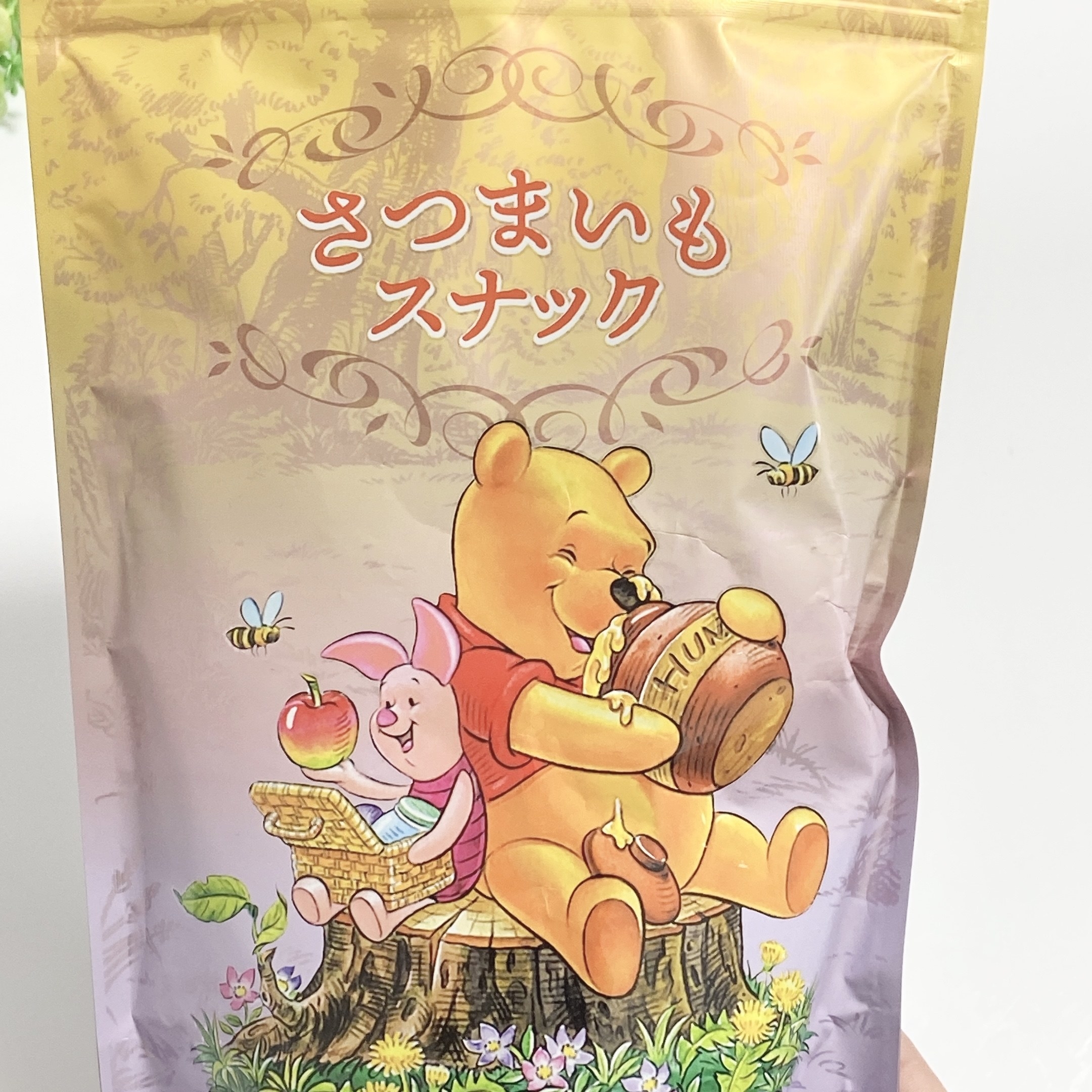 ディズニー土産】無限に食べられて怖い…！ガリッと食感がたまらない「プーさんのお菓子」あと5袋くらい買えばよかった！