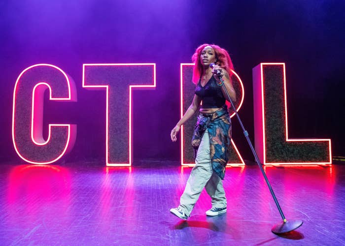 SZA in front of CTRL sign