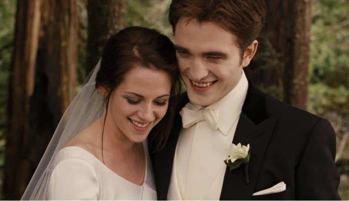 Twilight&#x27;s Bella and Edward as bride and groom