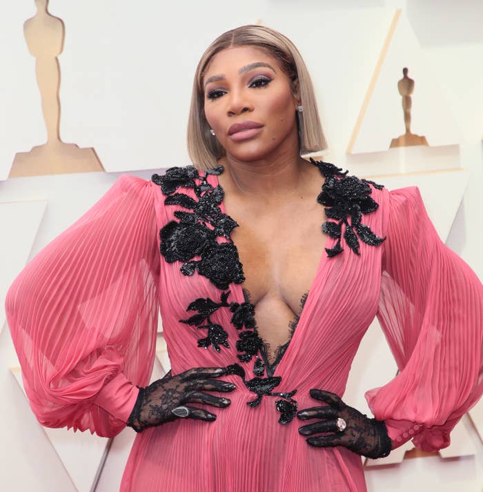 Serena poses at the Oscars