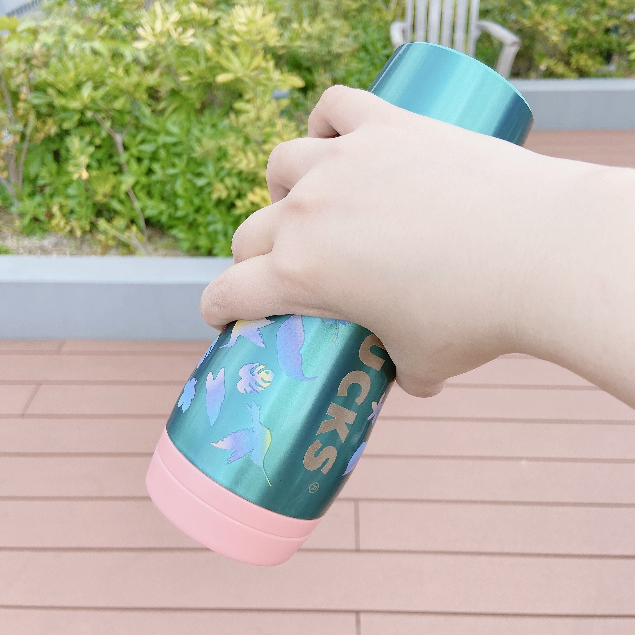 思わず三度見したよ！スタバの「限定タンブラー」夏らしさ満点で