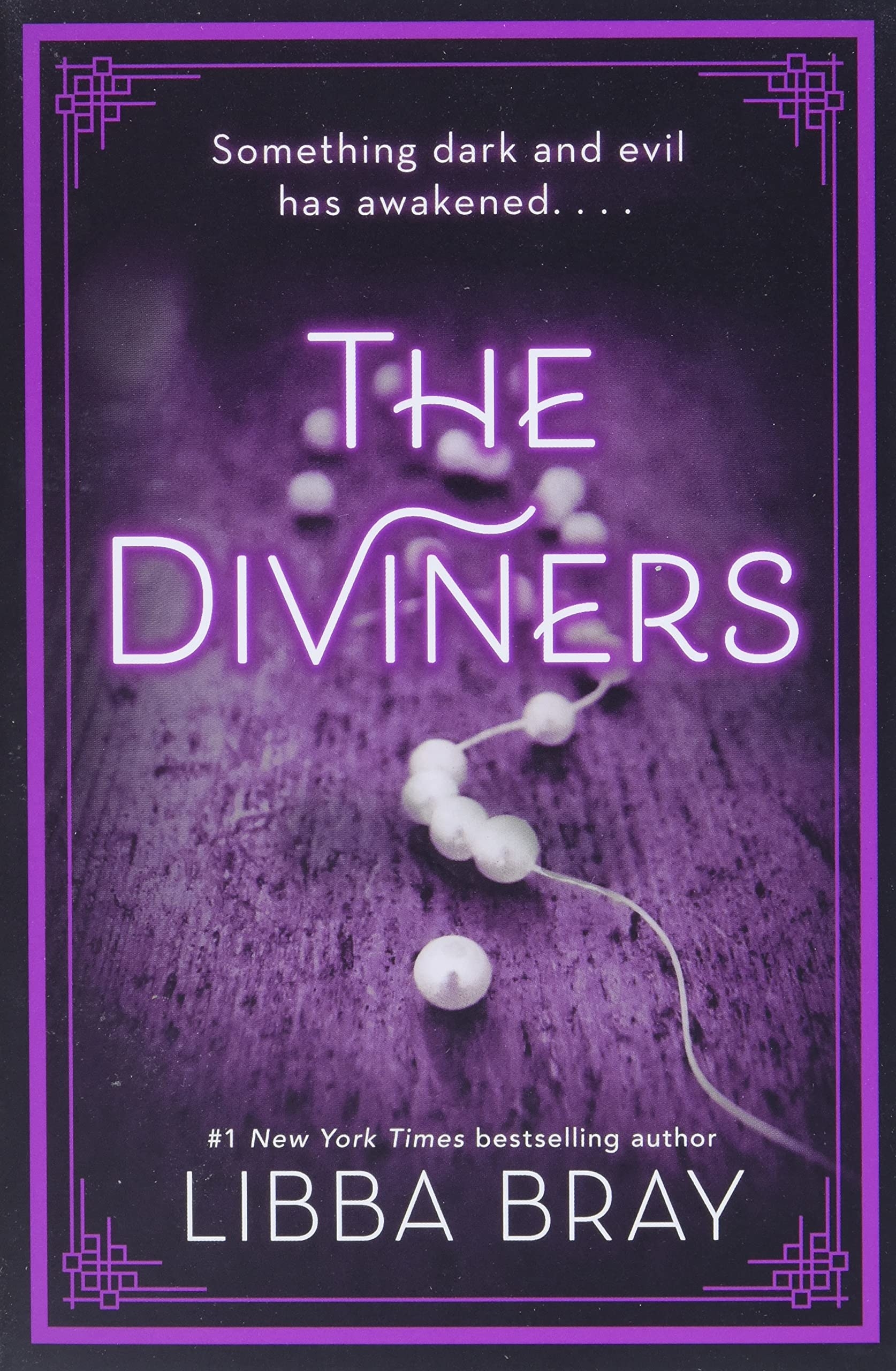 Book cover of &quot;The Diviners&quot;
