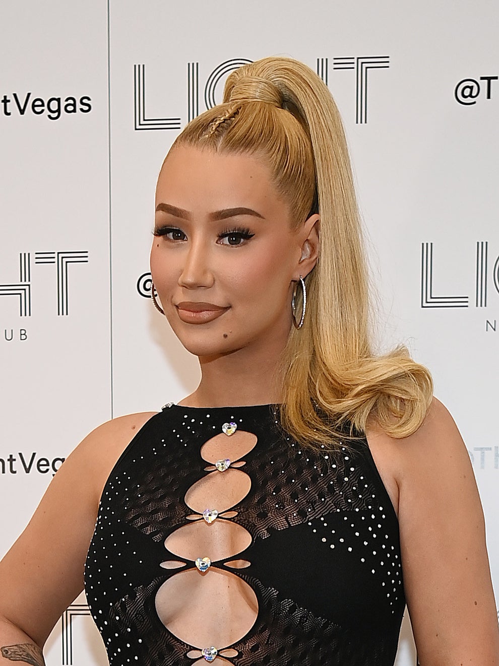 Iggy Azalea Slams American Airlines For Flight Issues