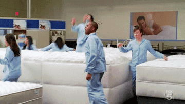 the glee club doing a mattress commercial on &quot;Glee&quot;