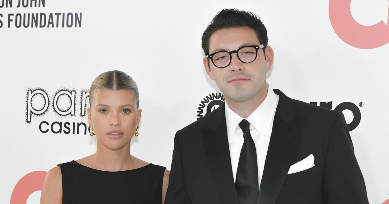 Sofia Richie Announced That She’s Engaged To Elliot Grainge And Shared A Picture Of The Engagement Ring – BuzzFeed