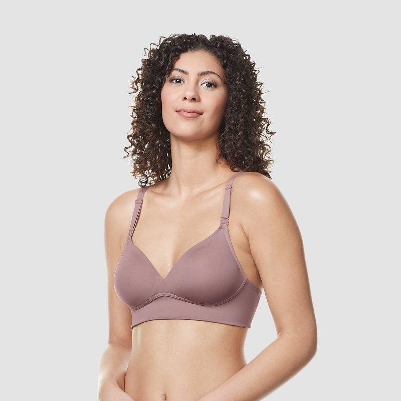 model wearing the bra in mauve