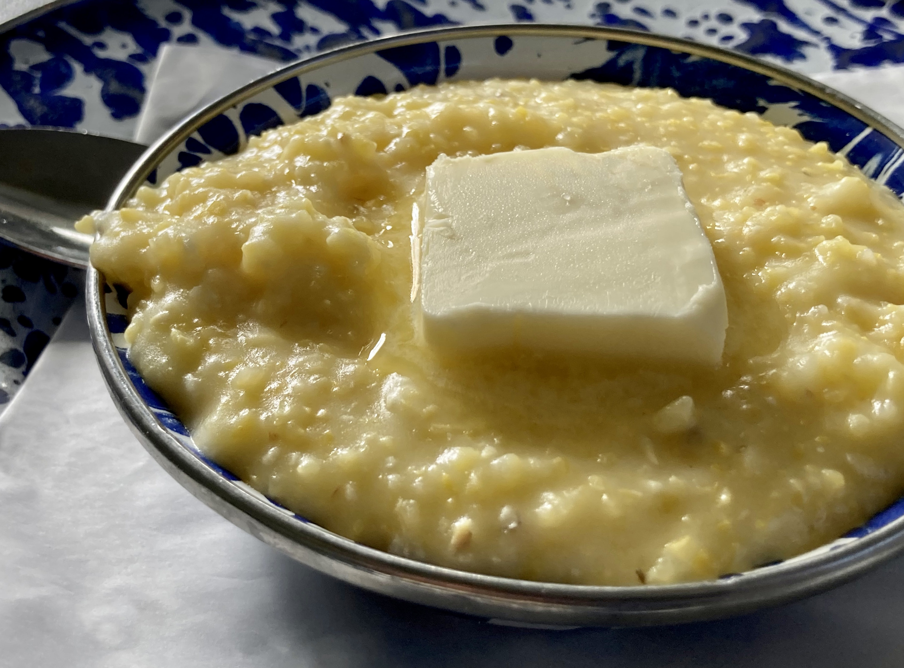 A plate of grits.