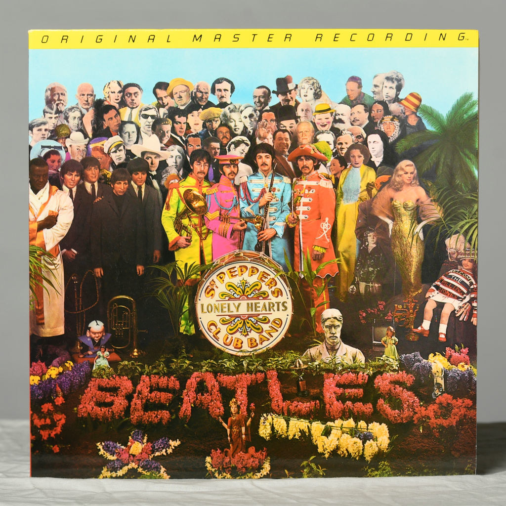 Cover of Sgt Pepper&#x27;s Lonely Hearts Club Band album