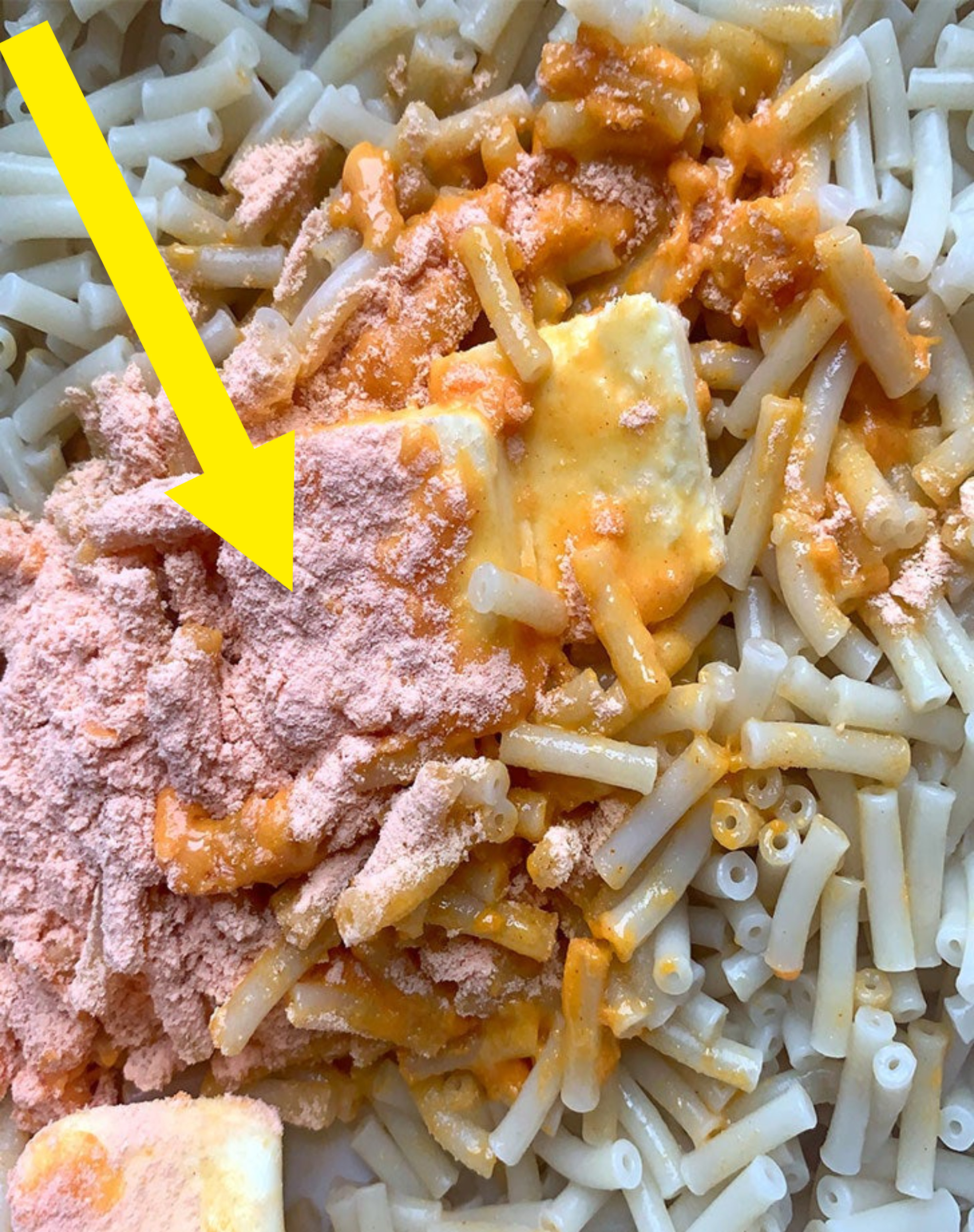 Noodles with butter and cheese seasoning.