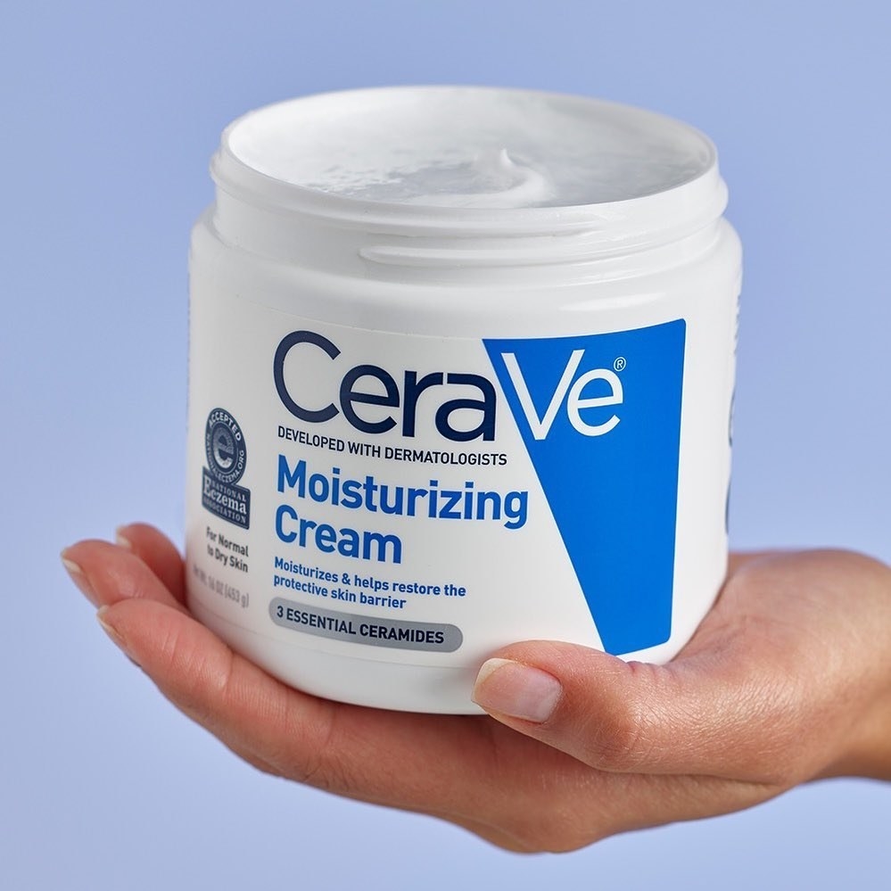 crema CeraVe para cara y cuerpo de piel normal a seca