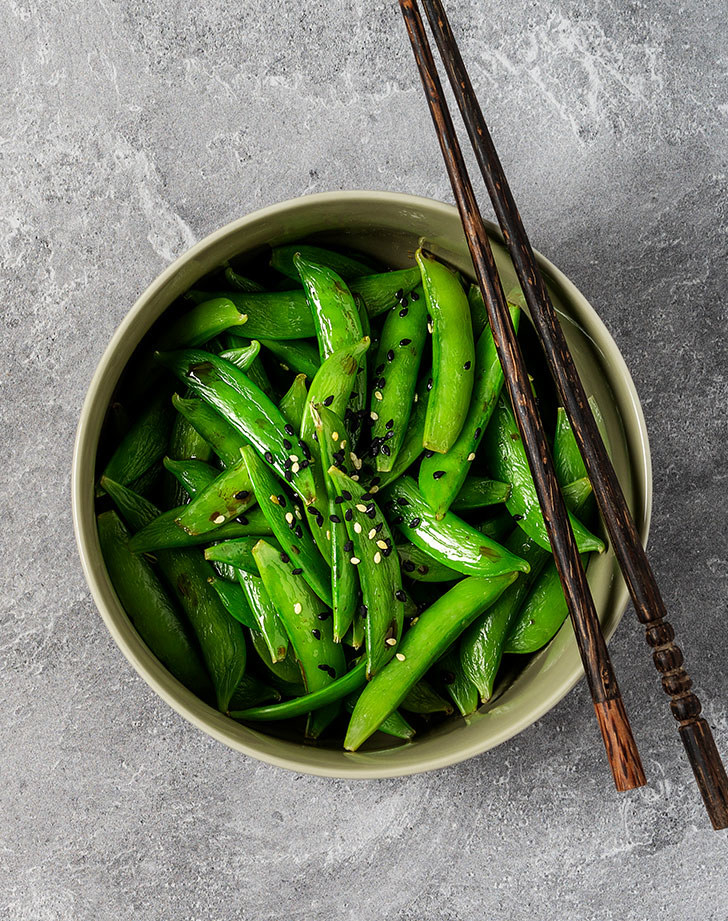Sugar snap peas with sesame seeds