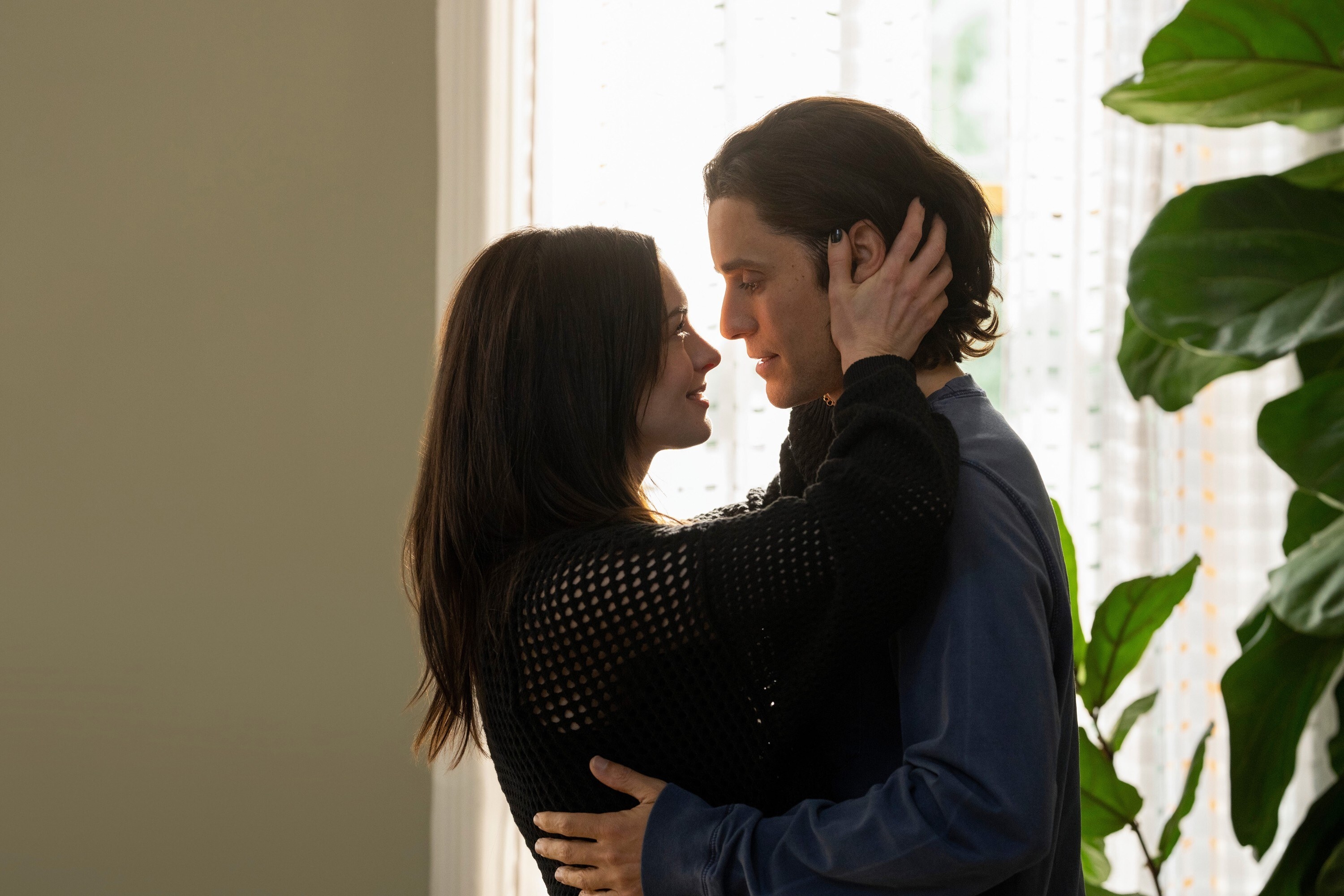 Anne Hathaway and Jared Leto in Wecrashed