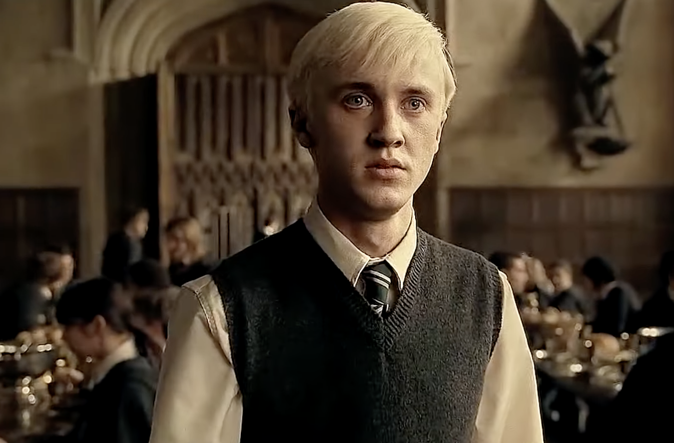 Бот драко малфой. Драко Малфой. Draco Malfoy half Blood Prince. Николас Малфой. Драко Малфой 19 лет.