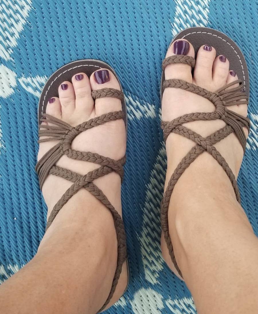 Buzzfeed hotsell amazon sandals