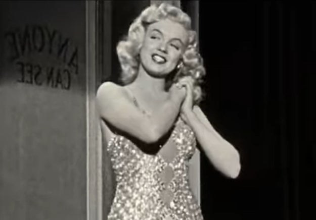 Marilyn Monroe sings on stage