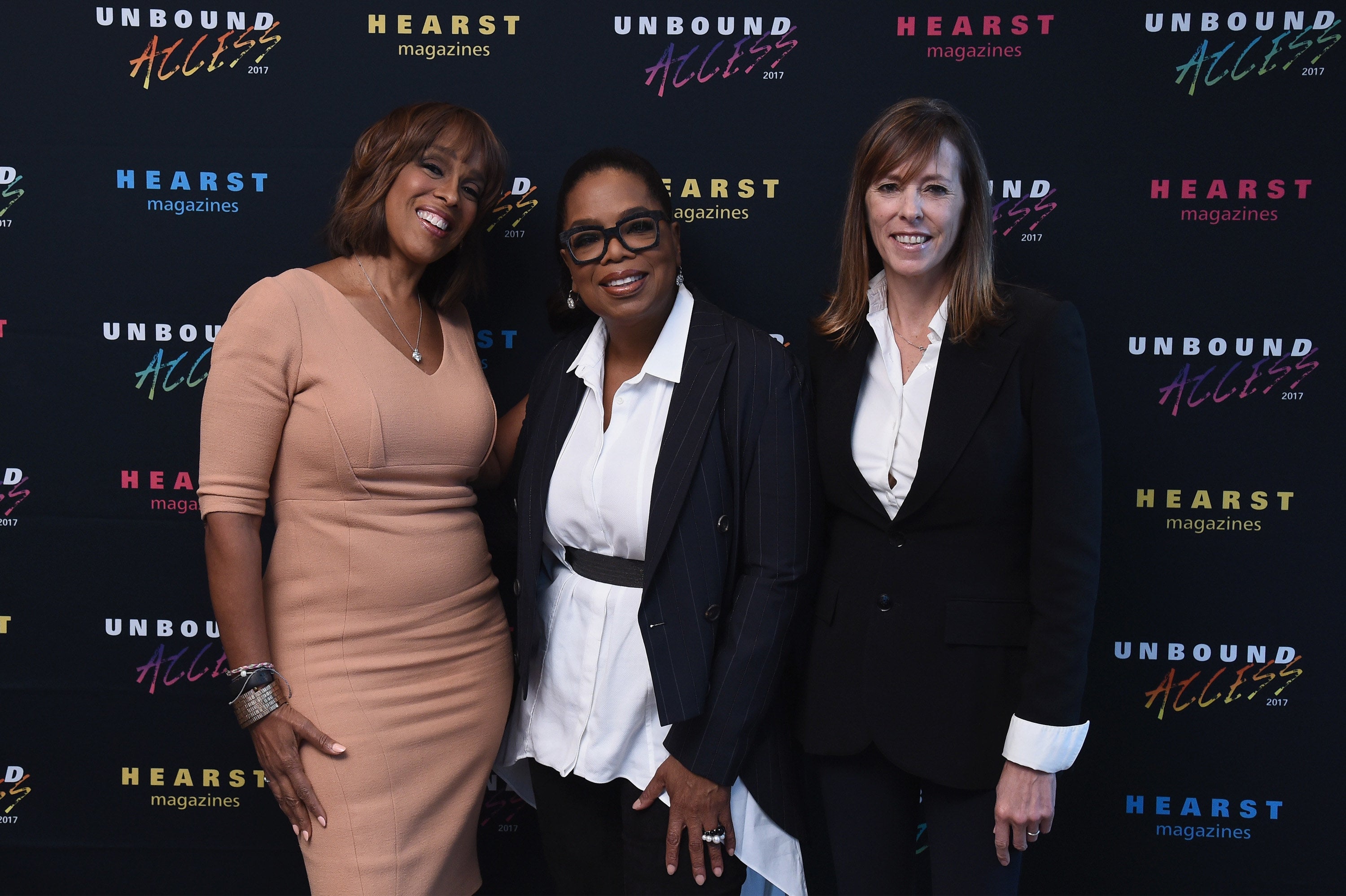 Oprah and Gayle pose for a photo with Lucy Kaylin at an event