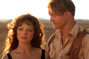 Brendan Fraser looking longingly at Rachel Weisz at the end of The Mummy