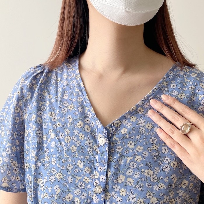 二の腕カバーの天才だ…！GUの「華奢見えワンピ」レトロっぽ