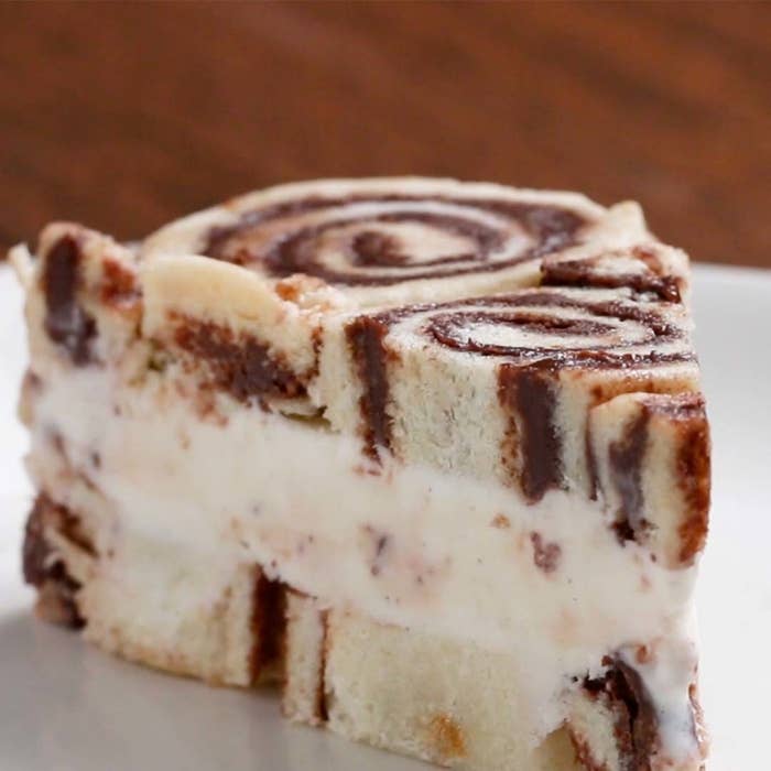 冷やして完成 サンドイッチ用パンで作る アイスクリームのロールケーキレシピ 作り方 Tasty