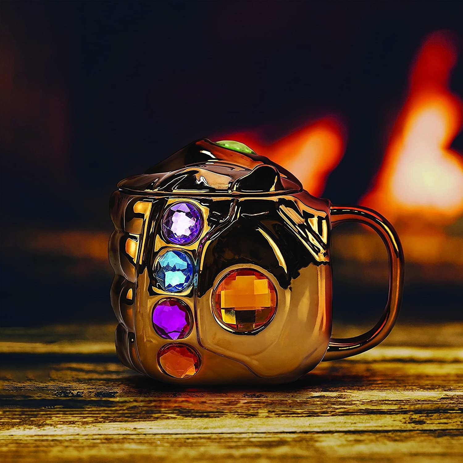 taza con diseño de la mano de Thanos