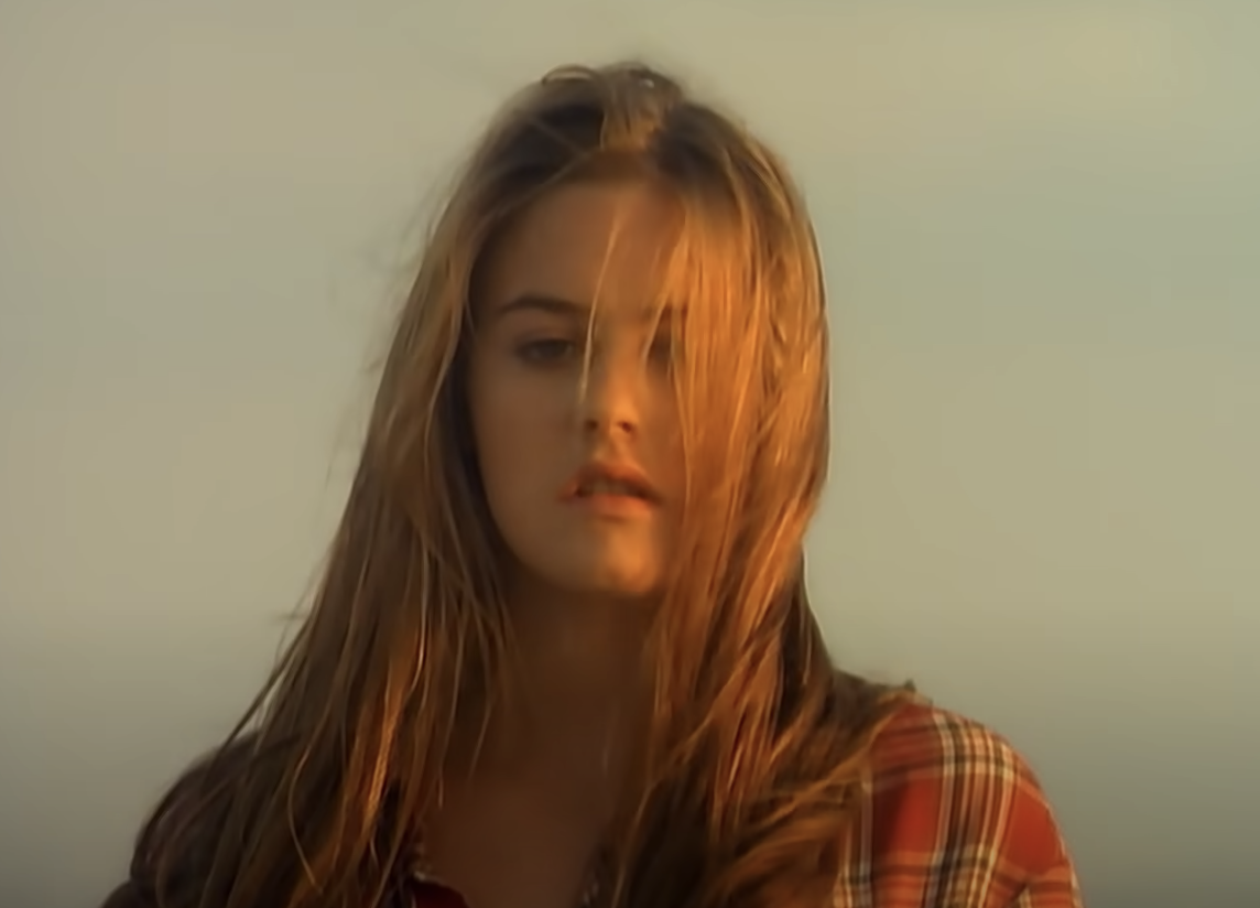 Alicia in the music video