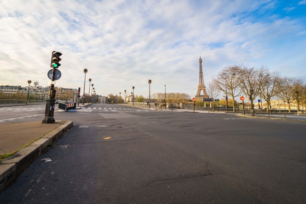 General view of the empty Alma bridge, in front of the Eiffel tower during COVID-19