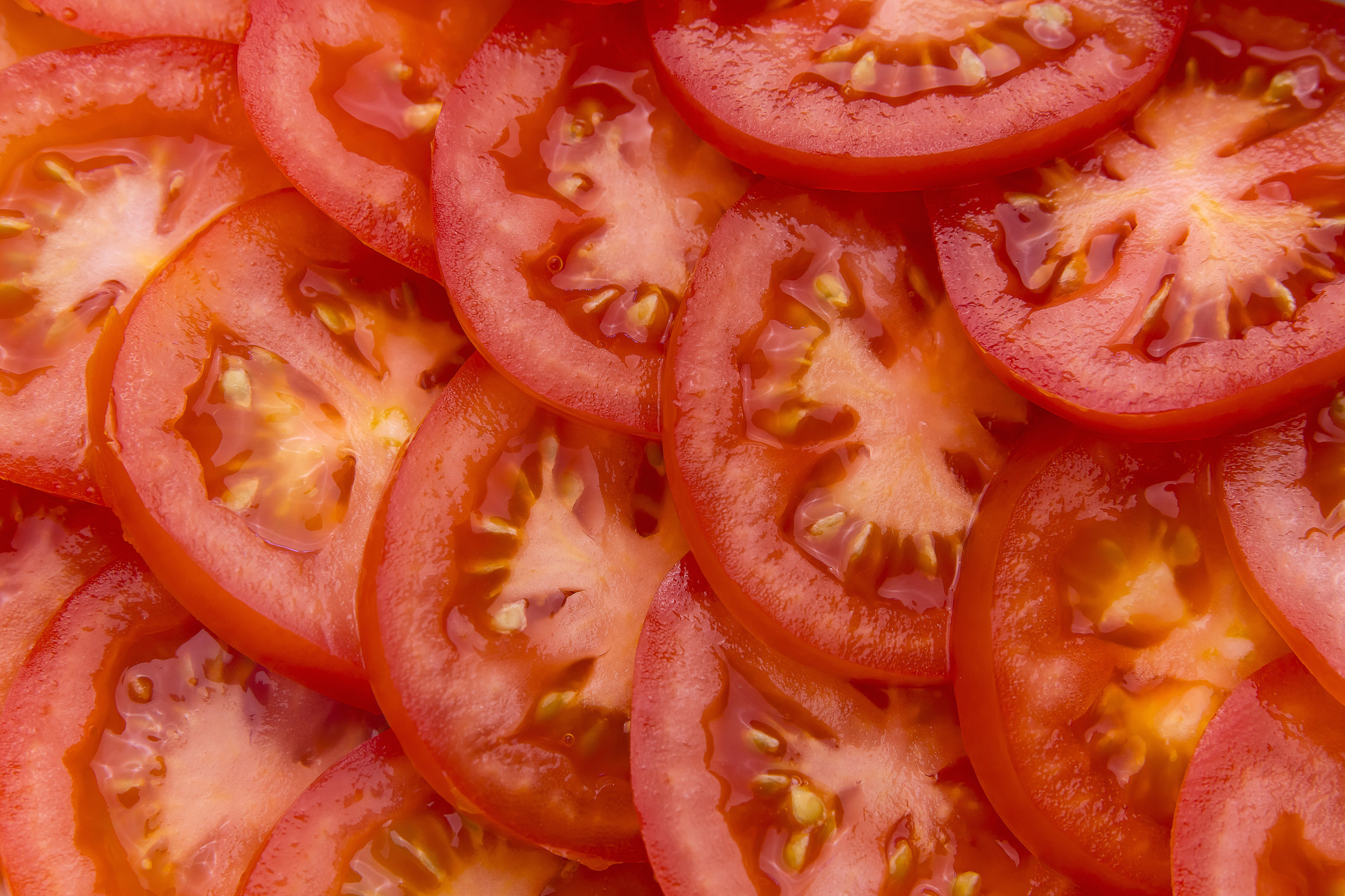 Sliced raw tomatoes