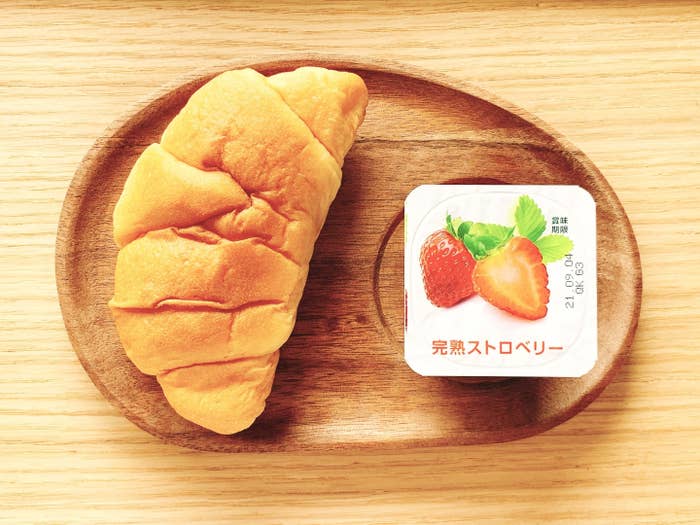 ニトリのおすすめの食器「カフェプレート（アカシア）」