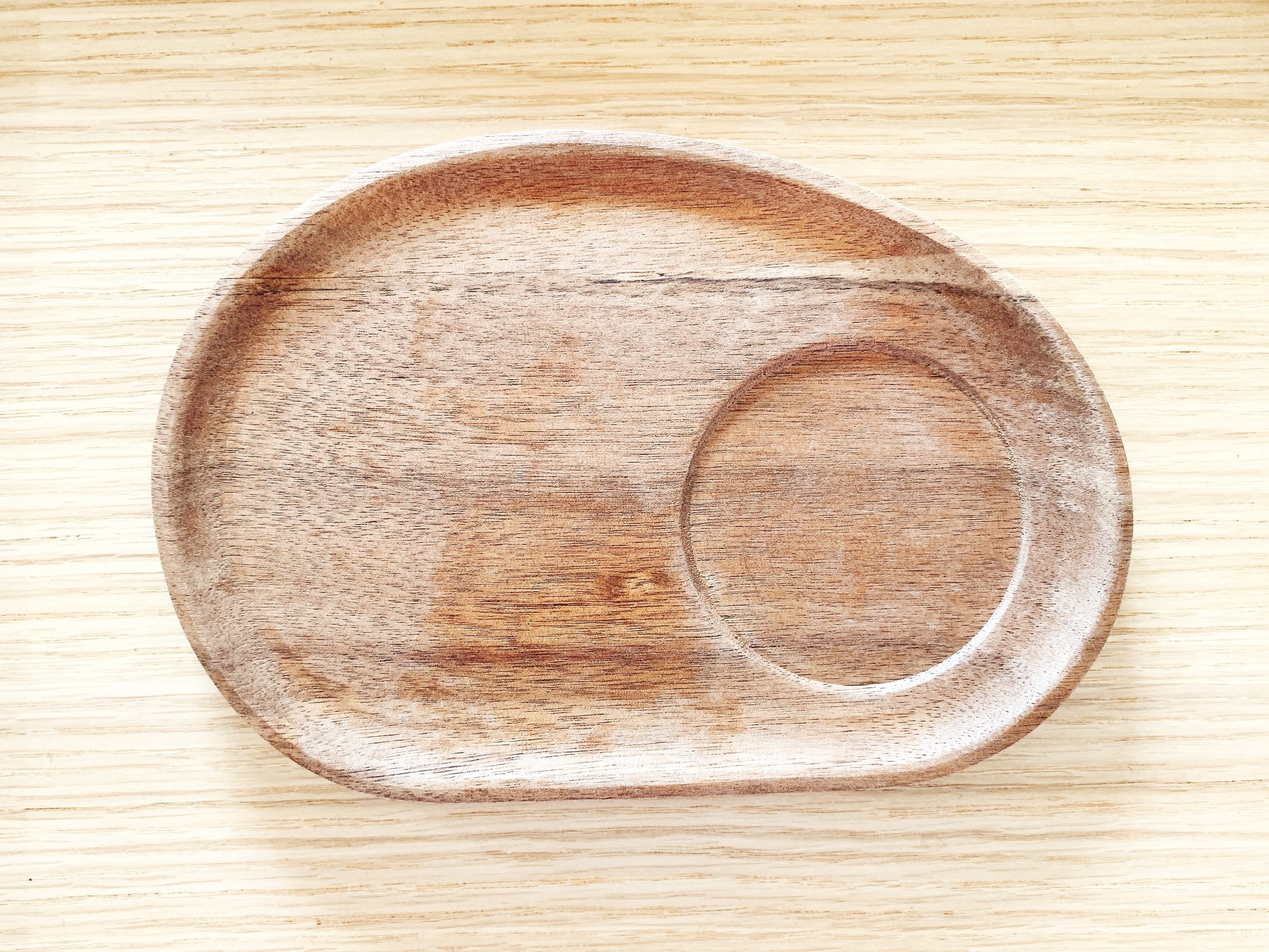 ニトリのおすすめの食器「カフェプレート（アカシア）」