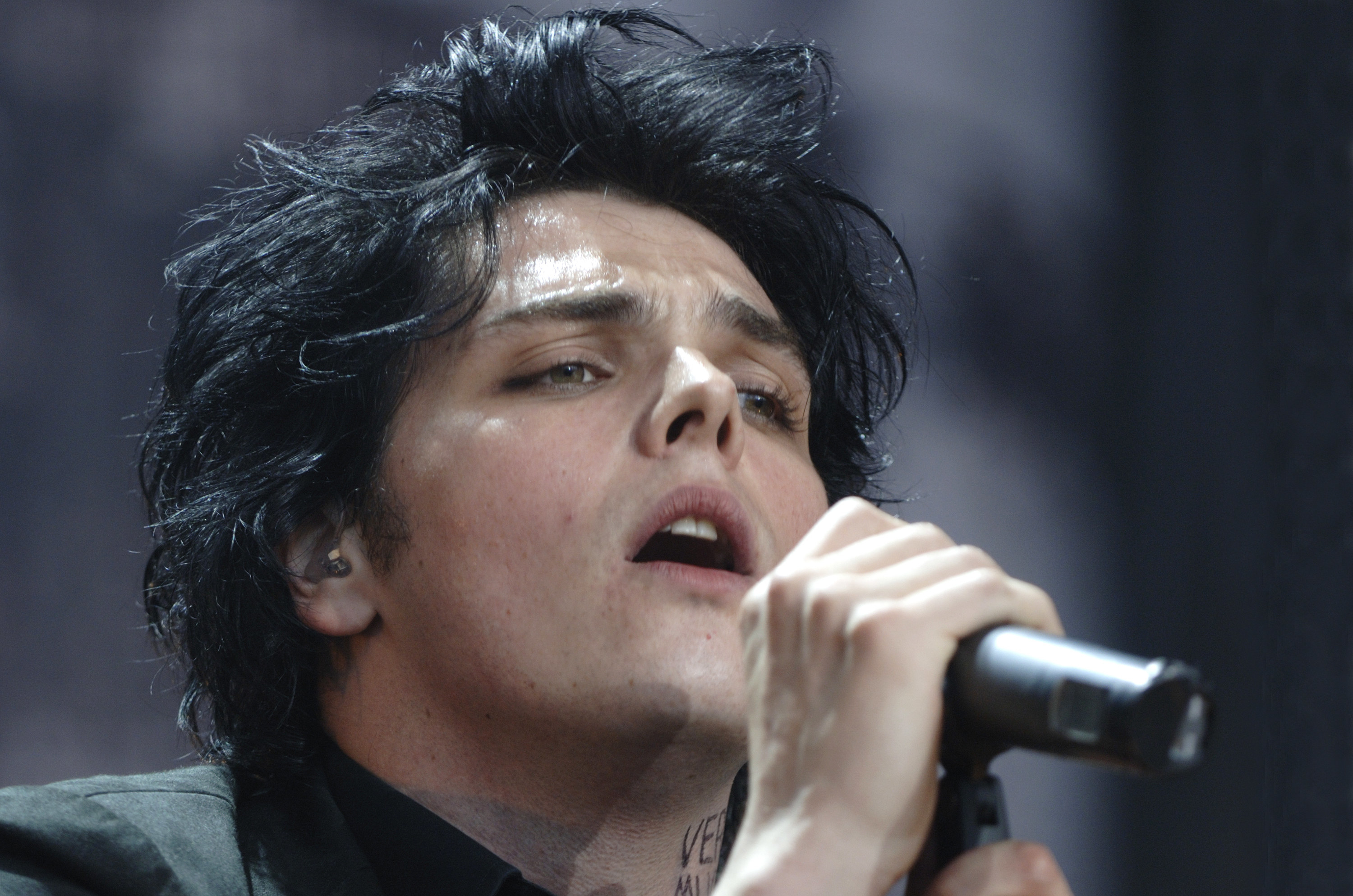 Gerard Way of My Chemical Romance performs during the Projekt Revolution tour
