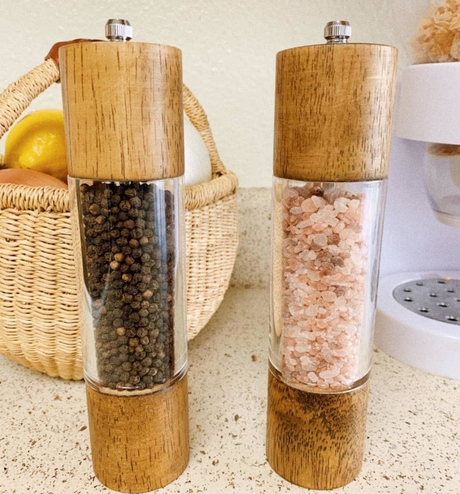 Custom USB Rechargeable Electronic Kitchen Spice Salt and Pepper Grinder Set  Black Pepper Ultra Fine Powder Automatic Grinder Mill - China Grinder and  Mill price