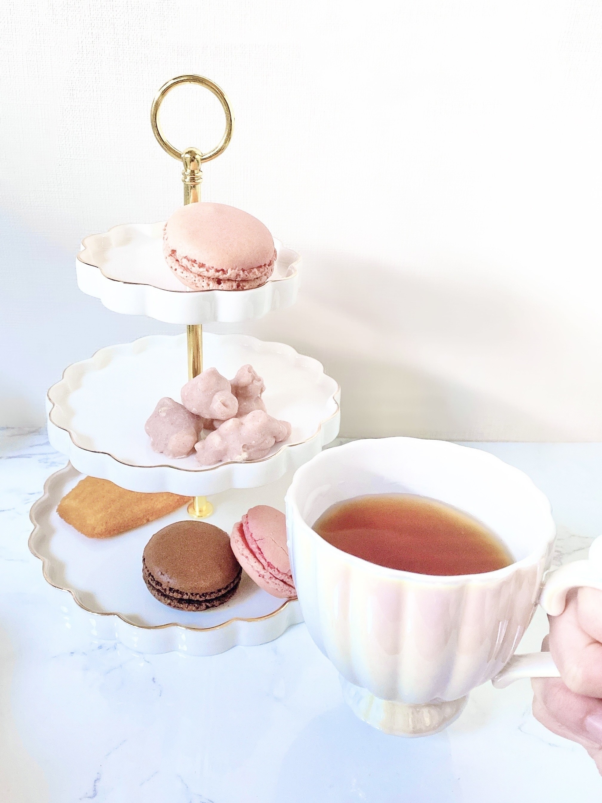 Francfranc（フランフラン）のおすすめ「パステルスカラップ スタンド 3段 ホワイト」