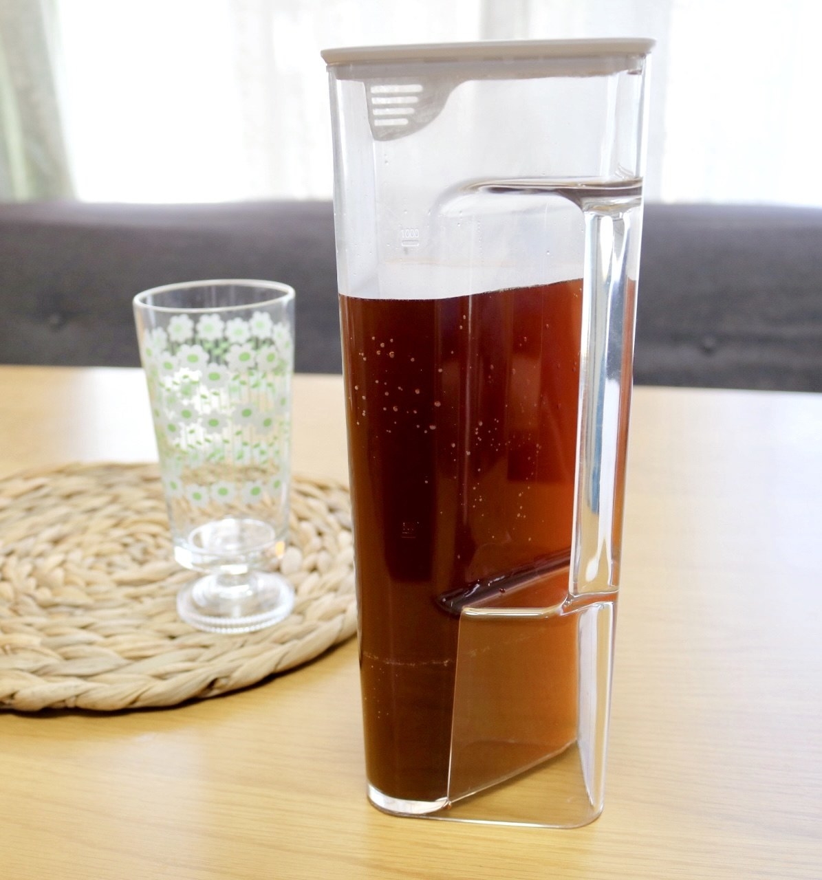 CAINZ(カインズ)で見つけたオススメの便利グッズ「取っ手が邪魔にならない 冷水筒 1.2L」