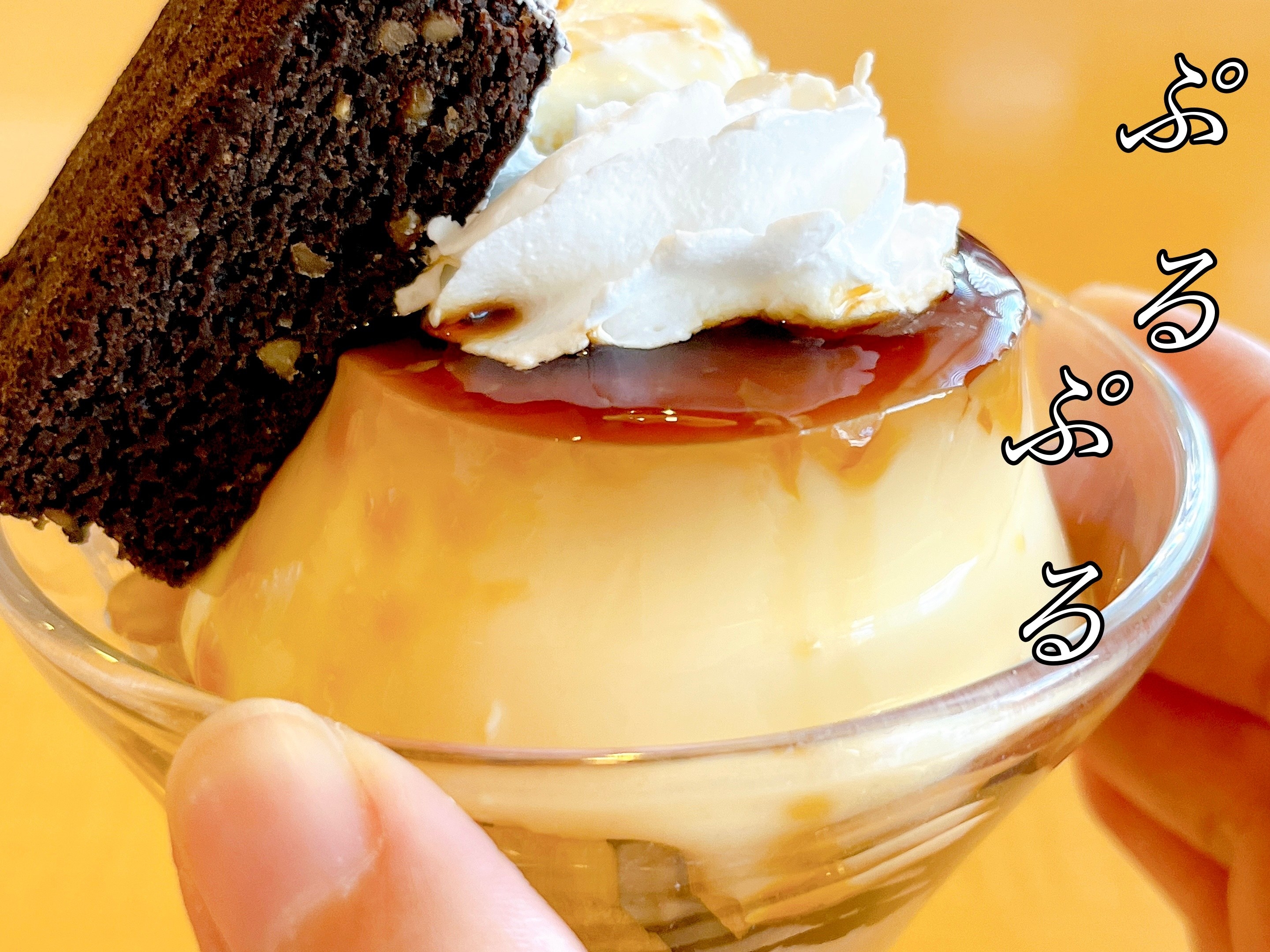 ガストのオススメのスイーツ「喫茶店のプリン ソフトクリーム＆ブラウニー」