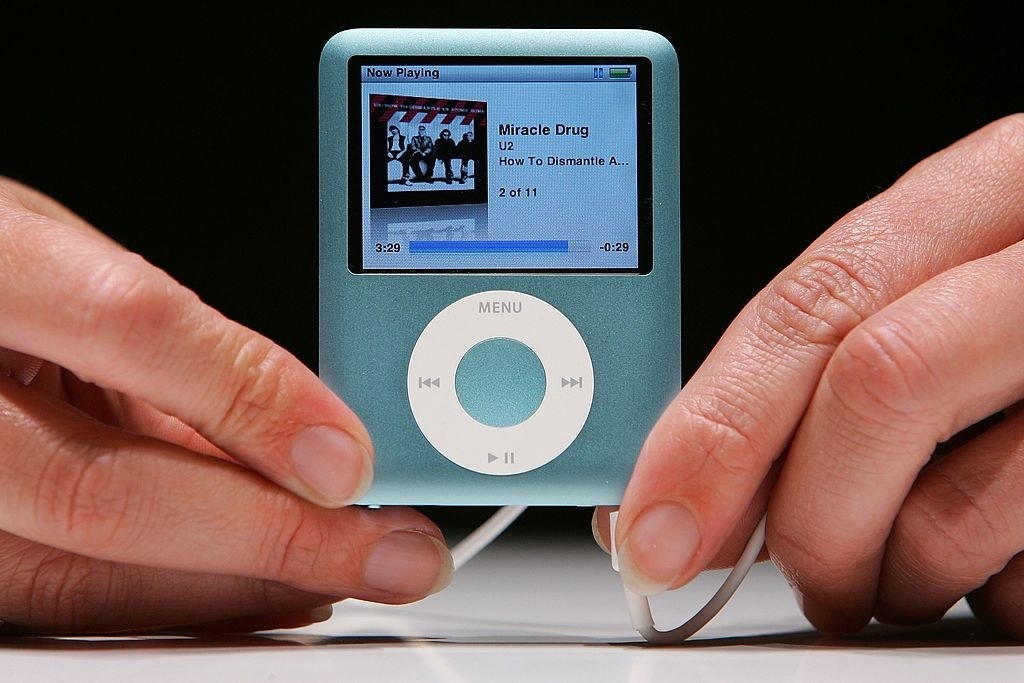 An iPod held between two hands