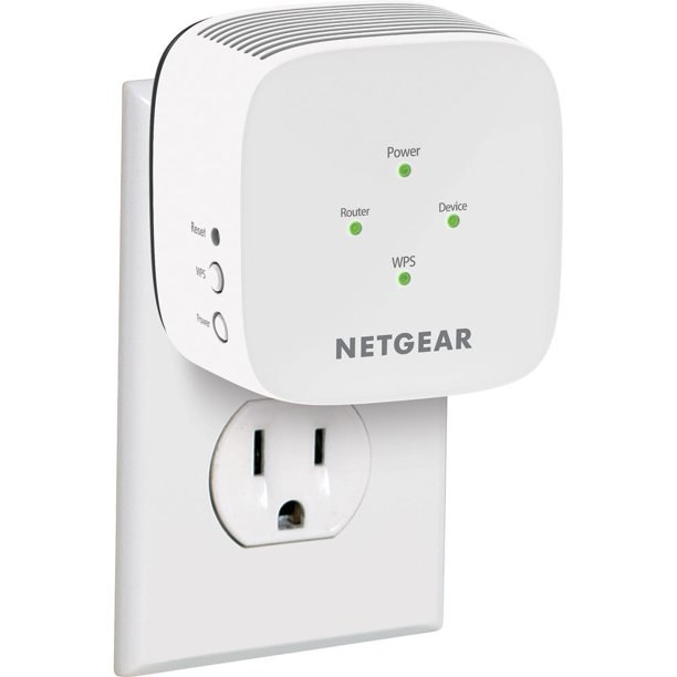 the range extender plugged into an outlet