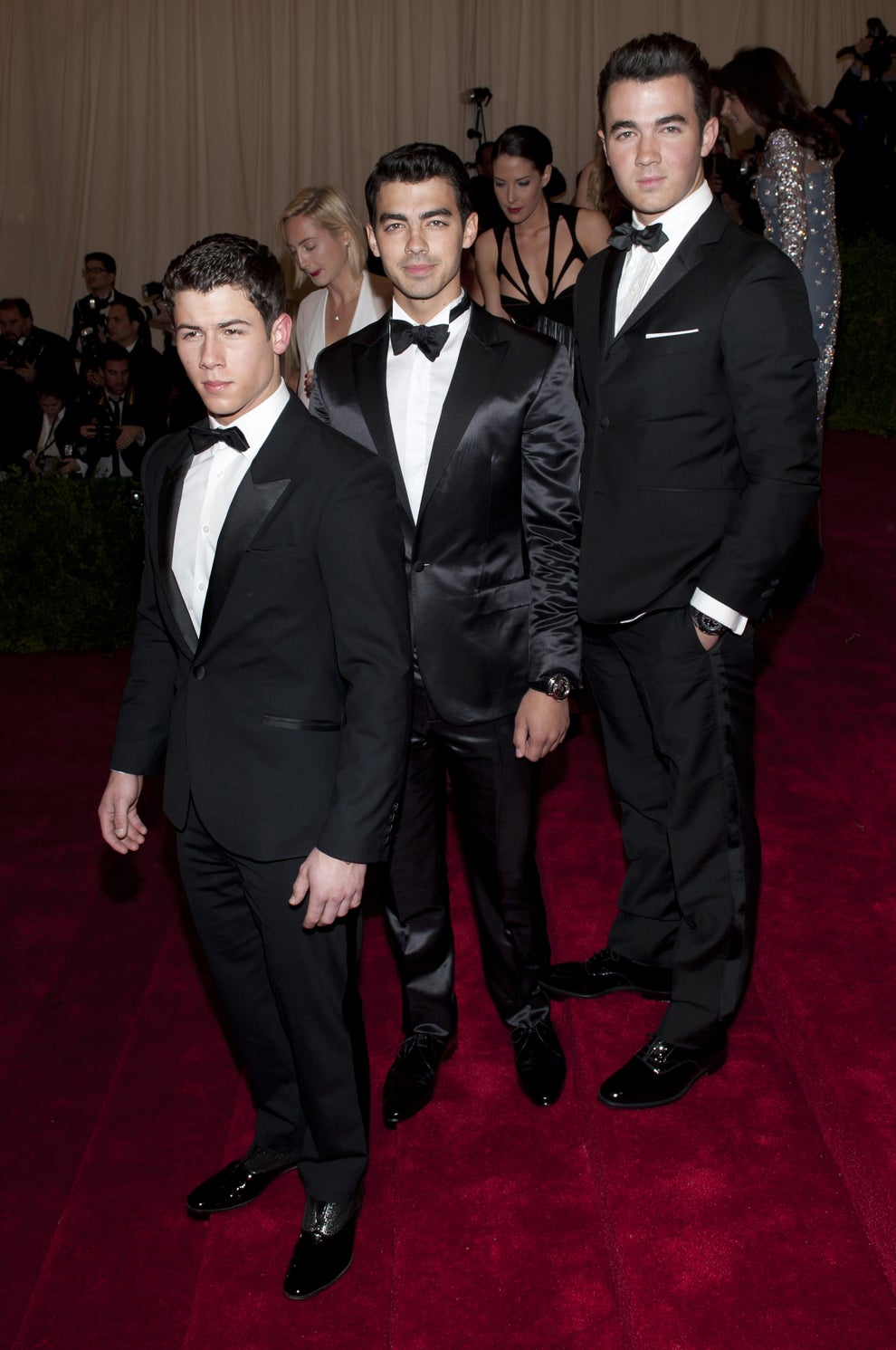 Joe Jonas Jokes About Obsession With Jonas Brothers’ Virginity, Purity ...