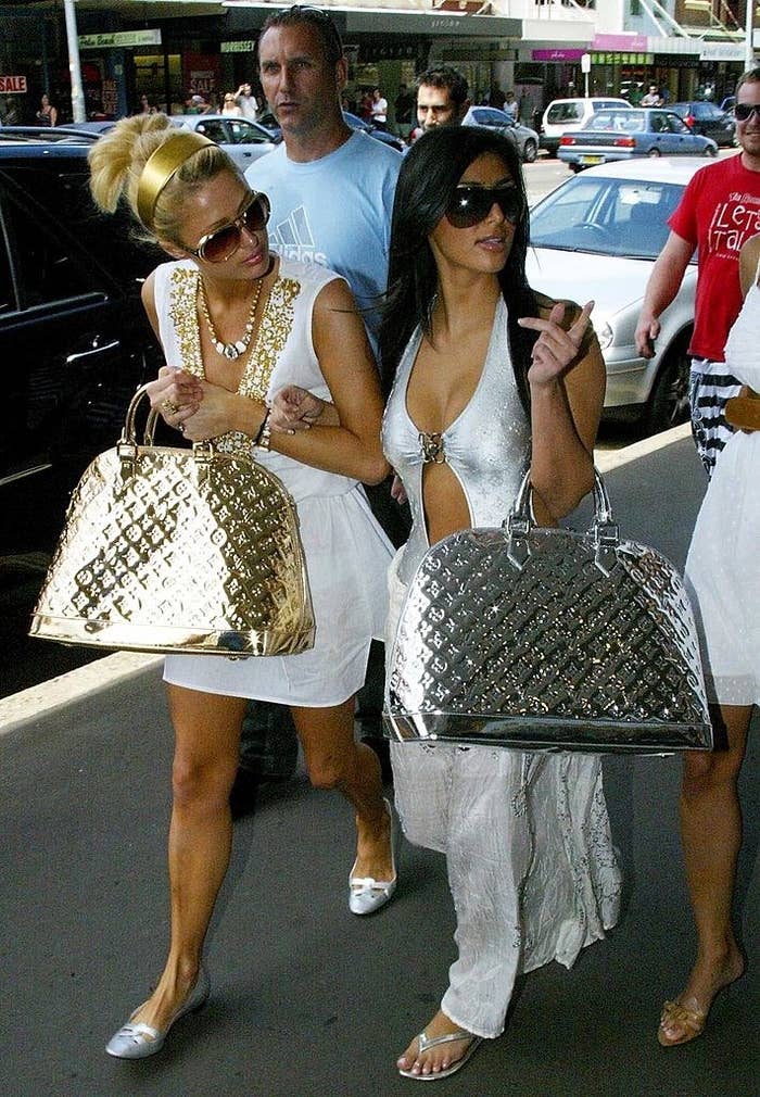 Kim Kardashian y Paris Hilton de paseo