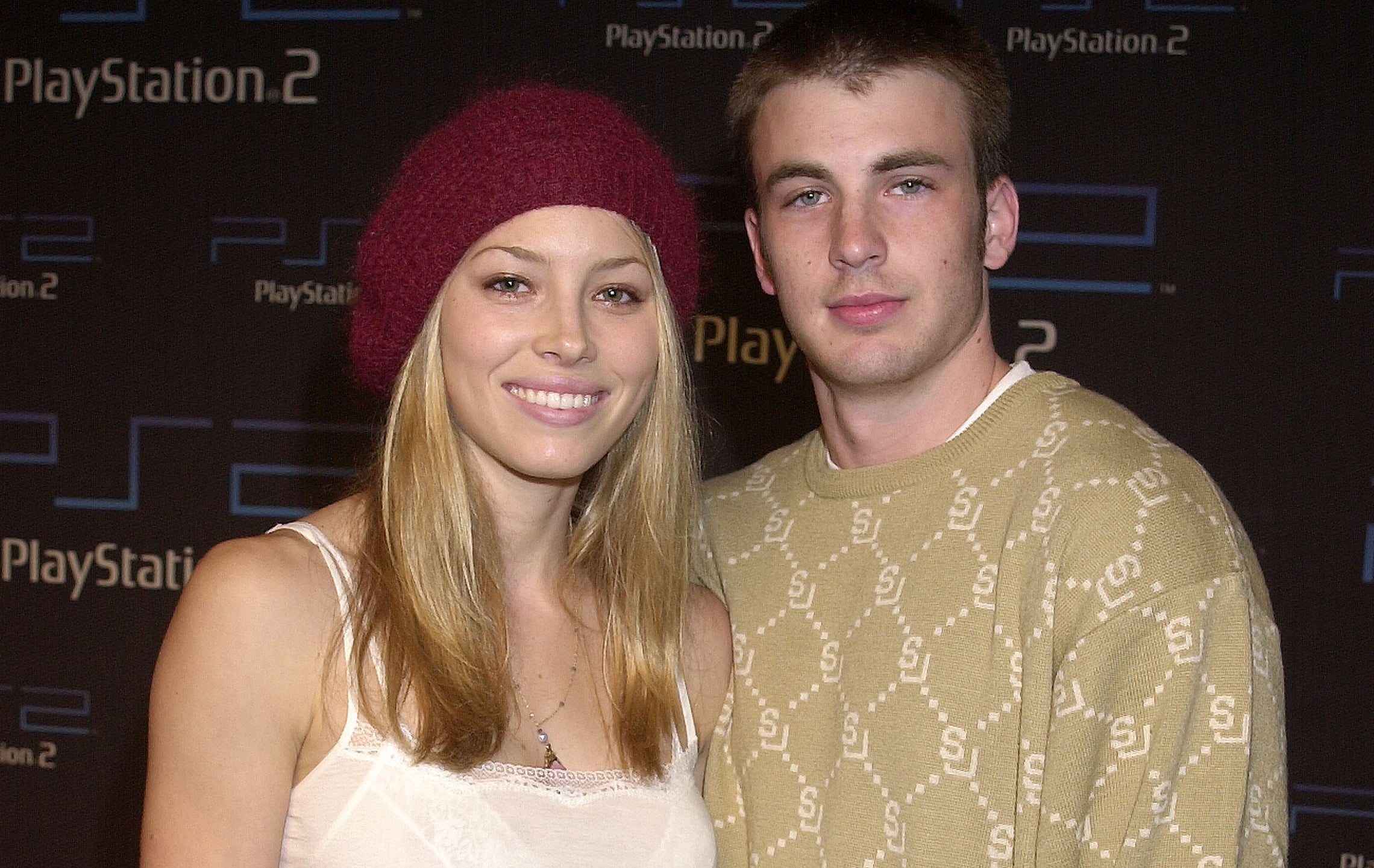 Jessica Biel and Chris Evans pose together
