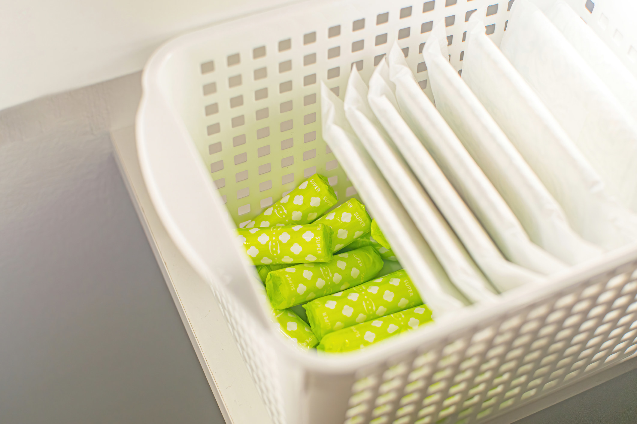 Storing tampons in a container