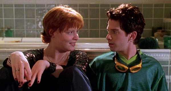 Two outcasts have a moment in the bathroom in &quot;Can&#x27;t Hardly Wait&quot;