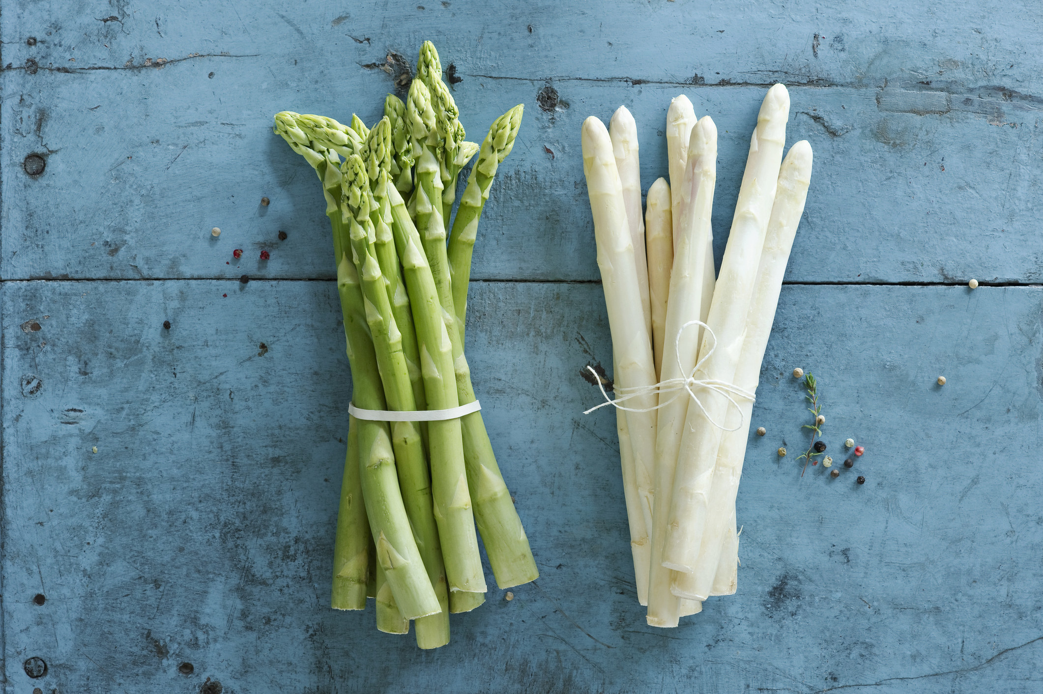 asparagus and white asparagus
